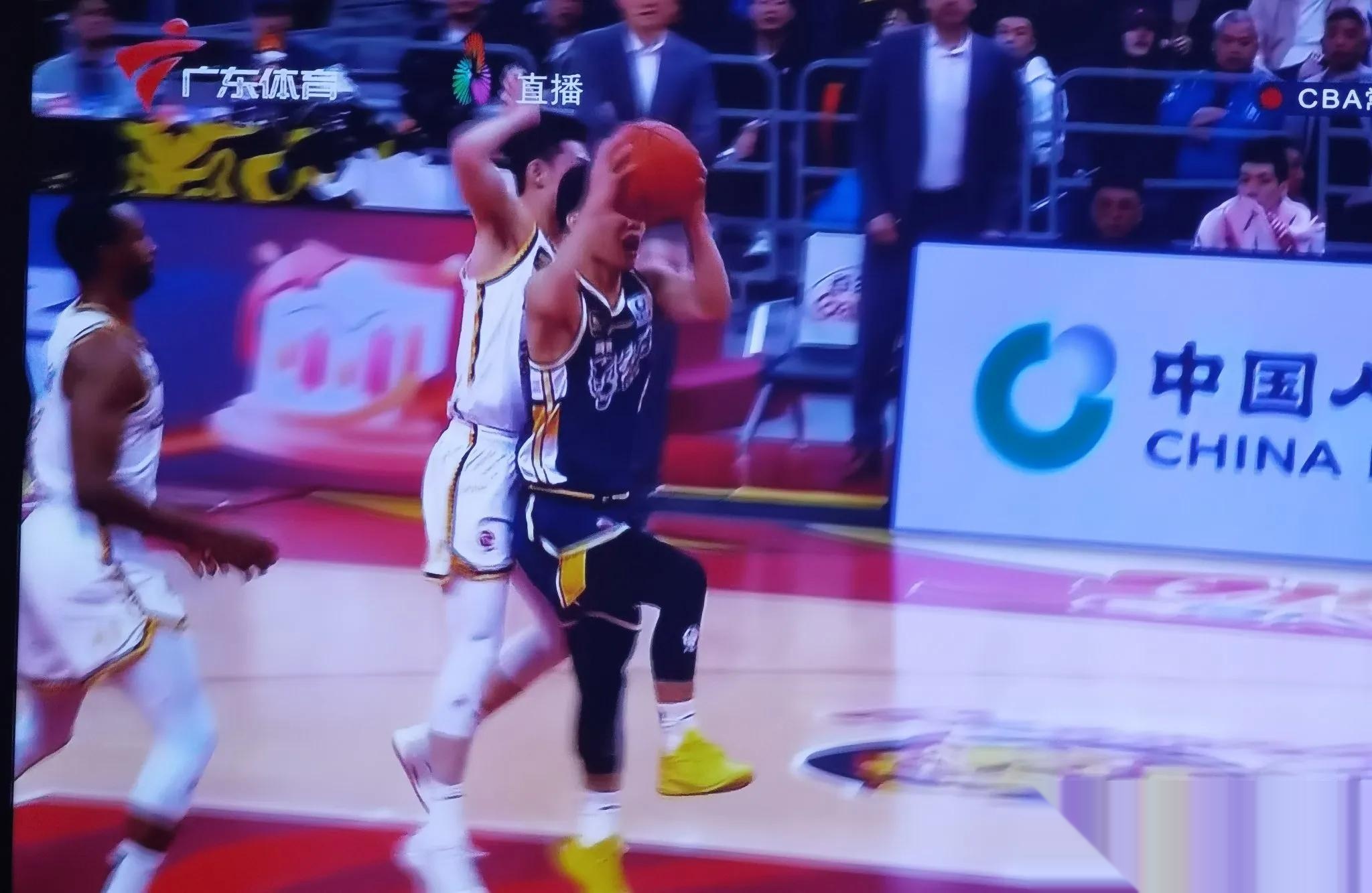 岭东雄鹿队险胜塞北雄鹿队,摔跤附加赛上演关键失误成转折!韧性与执行并存 岭东雄鹿队险胜塞北雄鹿队,摔跤附加赛上演关键失误成转折!韧性与执行并存